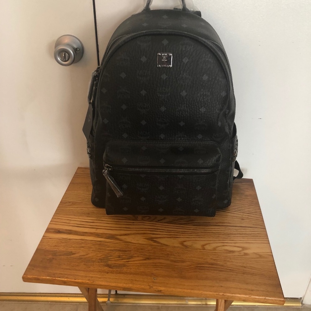 MCM (AUTHENTIC) MEN'S MEDIUM BACKPACK